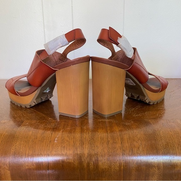New Chunky Heel Sandel 9.5 Stacked Block Cognac Brown Strap Comfort Retro - Picture 3 of 11